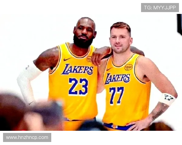 詹姆斯领衔湖人强势反弹 探讨球队季后赛前景与未来挑战